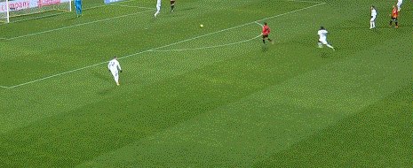 AG体育-【意甲】莱昂吊射 贝内文托失点 AC米兰染红2比0胜