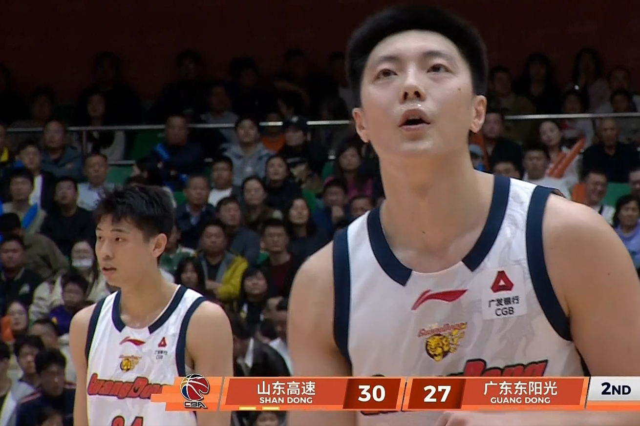 AG体育app下载-CBA：徐杰6中1终结三连胜，外援8失误，高诗岩15+6晃倒徐杰